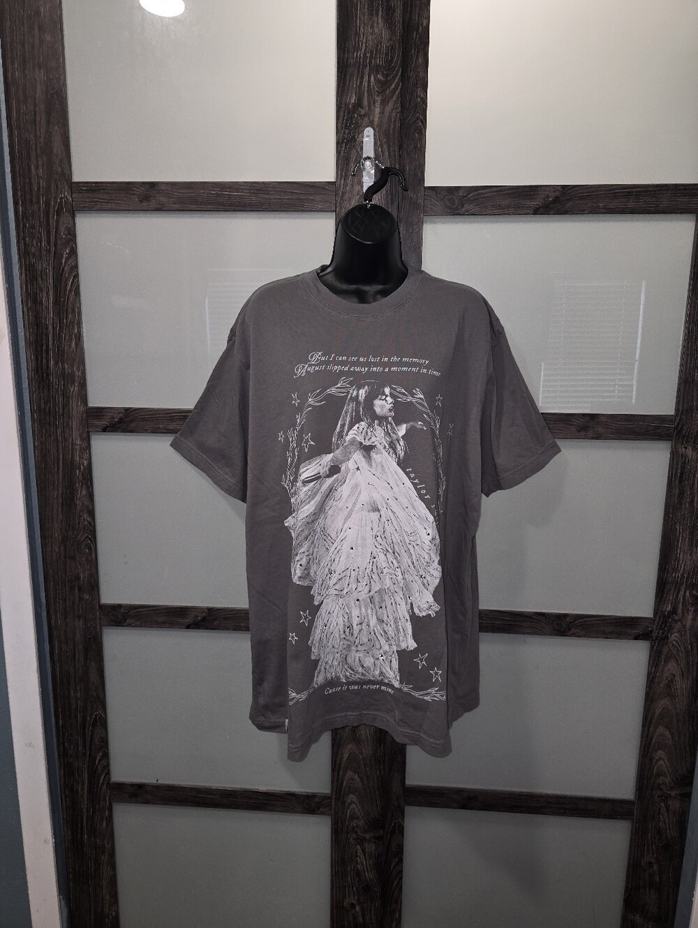 Taylor Swift Folklore Moment in Time August T-shirt Rhinestone Shirt Sz XL